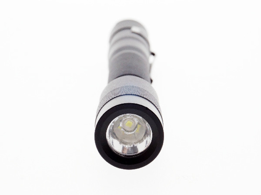 Saku Dokter LED Pen Senter Ukuran Kecil 6400K Suhu Warna