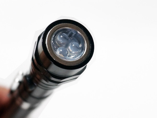 Magnetik diperpanjang LED Pen Senter 22m Beam Distance Customizable Color