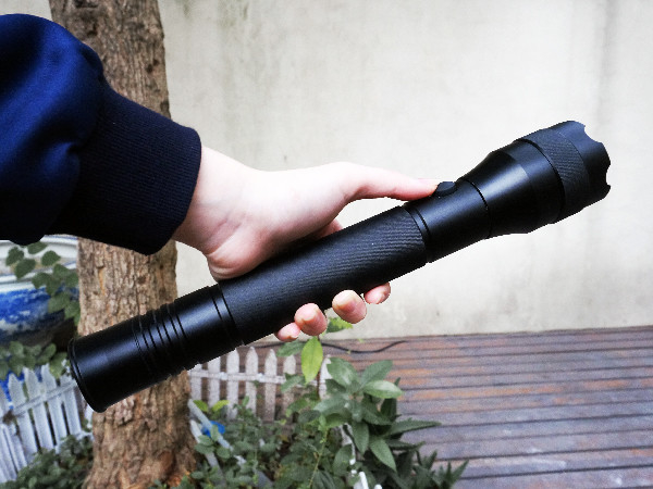 Powerfull Edc 1500 Lumen Led Senter Gaya Jepang Multi Warna 13.5W
